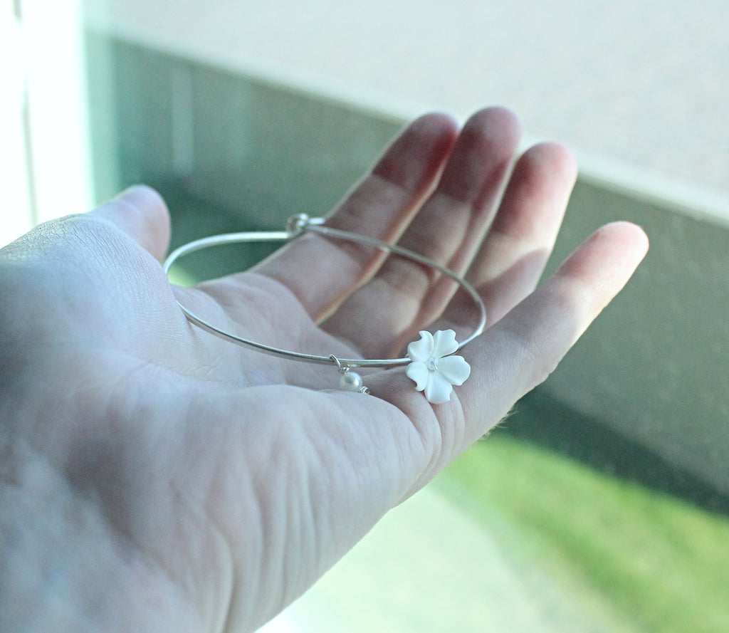 White Floral & Freshwater Pearl Sterling Silver Bangle